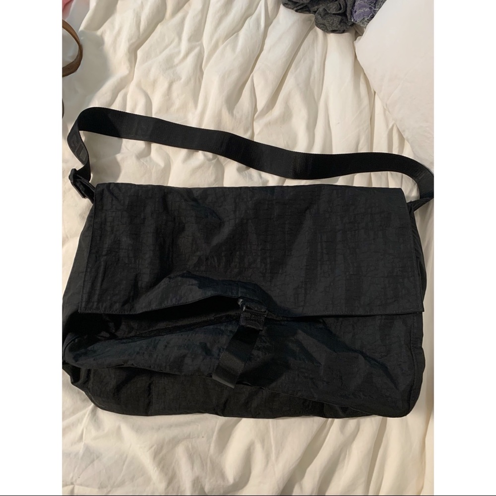 Baggu sport messenger bag